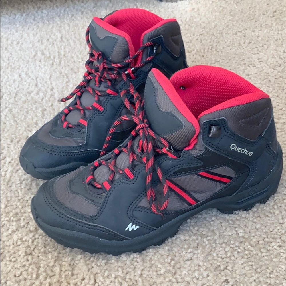 Quechua Trekking Shoes – Women